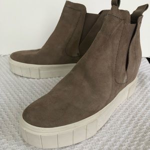 Dolce Vita NWOT Zabie Wedge Comfort Sneakers Size 9.5 M Sage